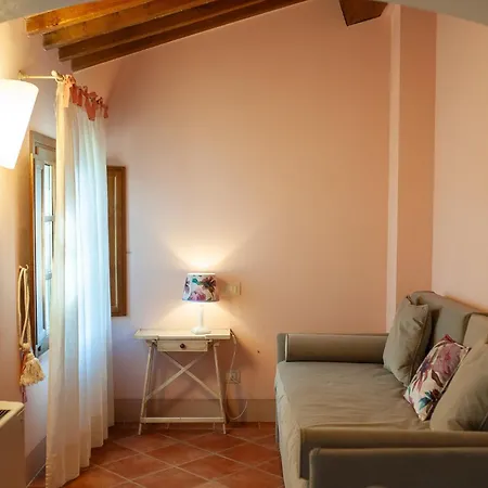 Le Colombaie Country Bed & Breakfast *
